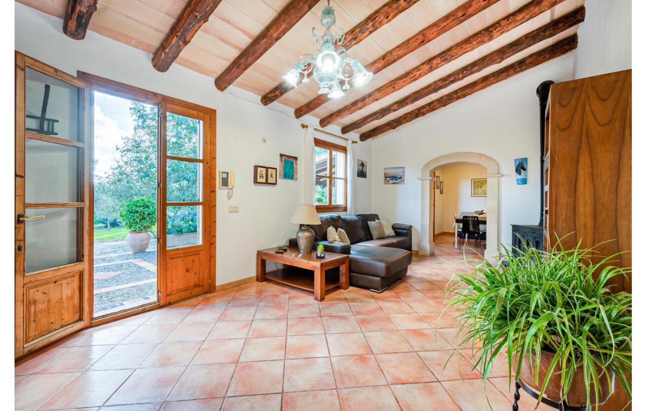 Сasa de vacaciones In With House A Mountain View