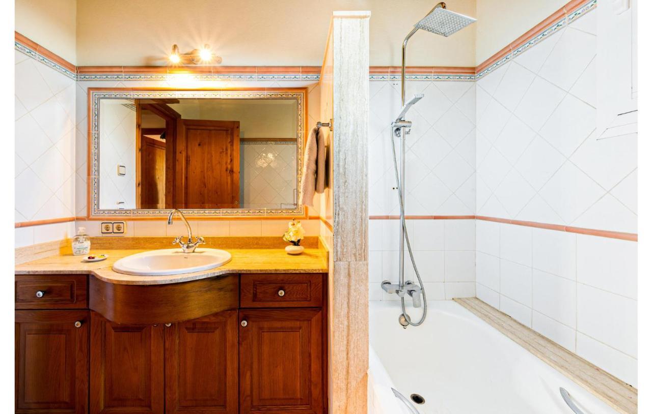 Сasa de vacaciones In With House A Mountain View